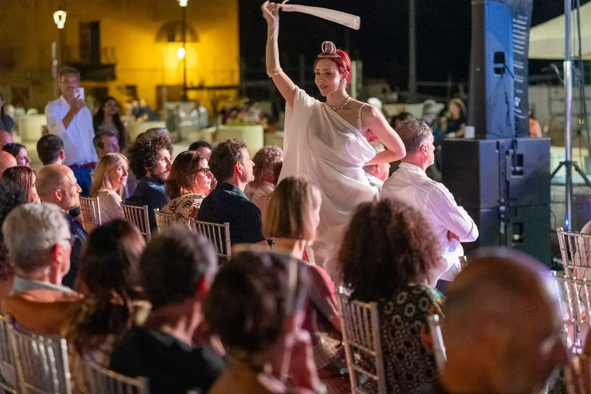 iuditta Sin danza di Salomè al Festival Eoliè25 a Lipari in piazza Marina Corta