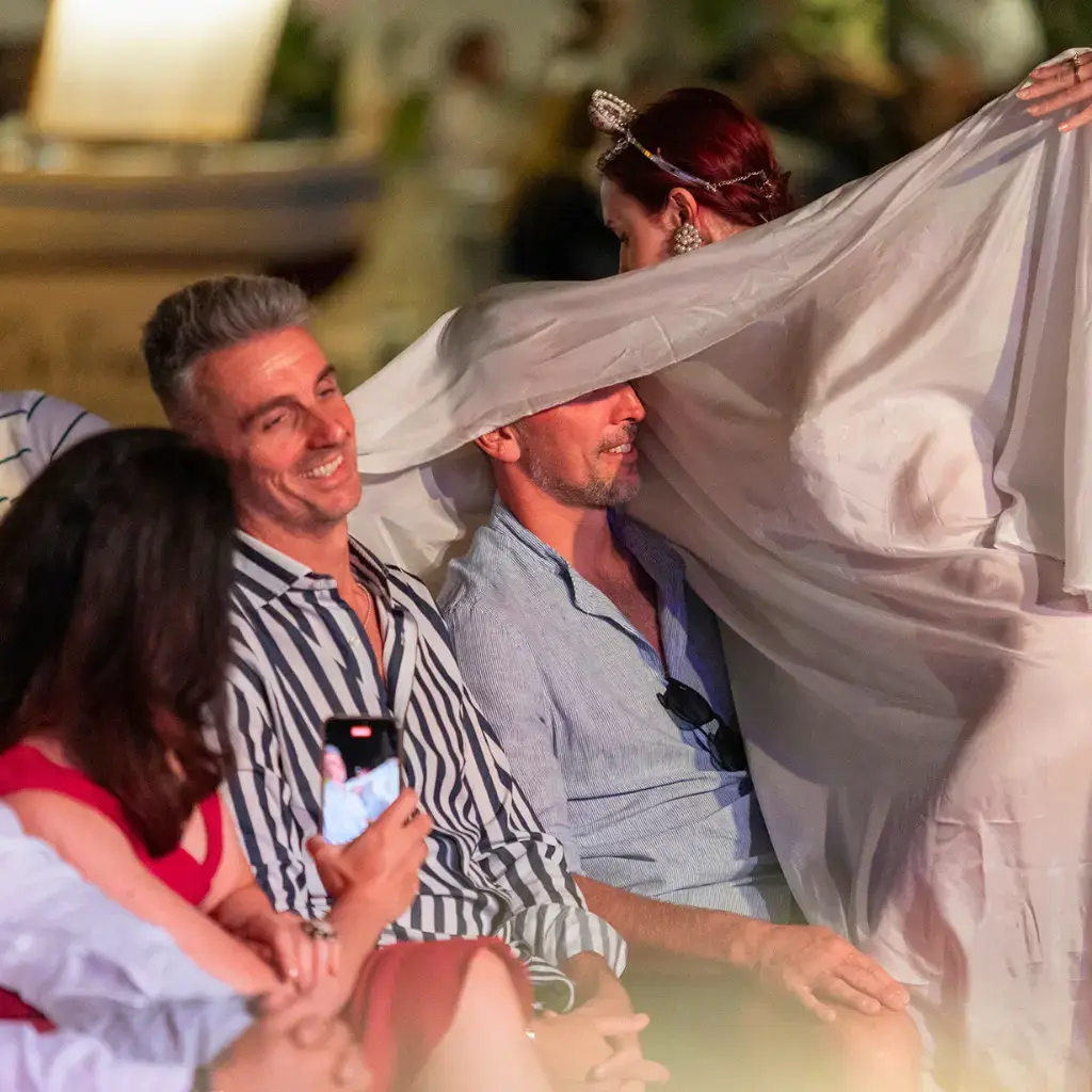 Giuditta Sin durante la danza di Salomè al Festival Eoliè25 a Lipari, piazza Marina Corta