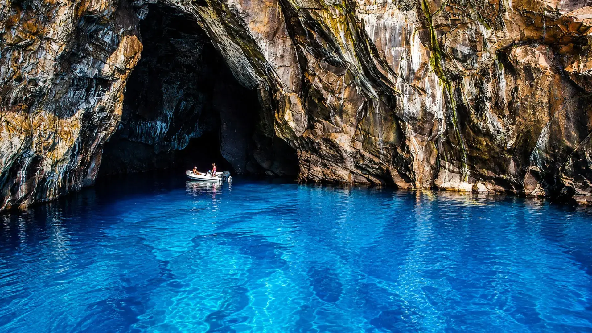Grotta marina e fondali delle Isole Eolie, tema Abisso e Mistero di EOLIè26